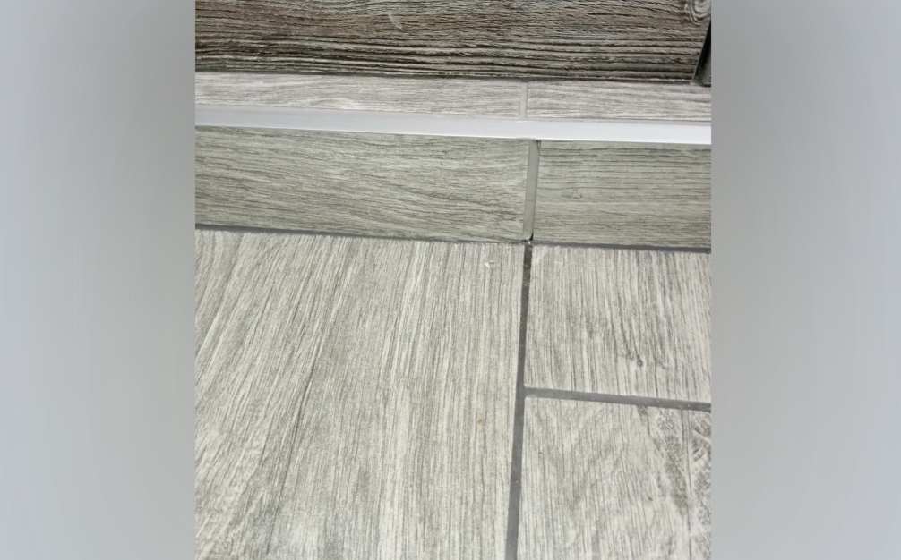 Профиль окантовочный Волшебная палочка Expert MSPKE 01-12K.2700.01L 12Kмм 2,7м Серебро Люкс