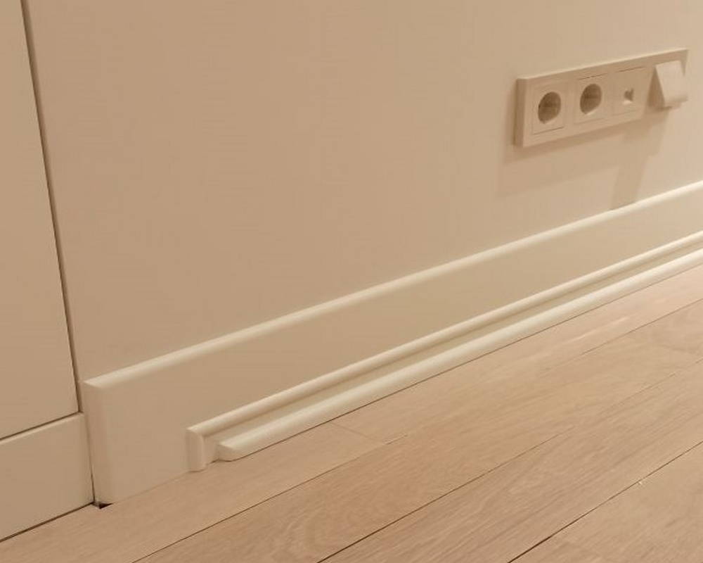 Плинтус NMC FD21 Wallstyl 130*20*2000. Окраска включена в стоимость