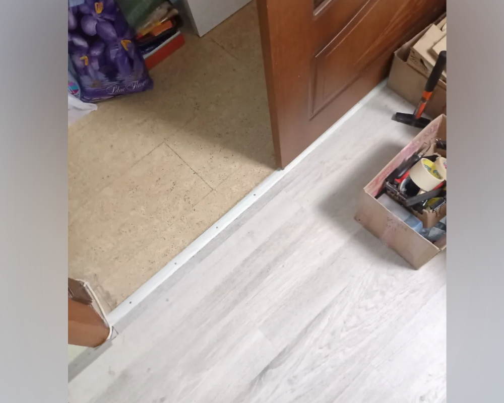 Порог одноуровневый ПС 04.2700.059 2,7 м Бетон скай