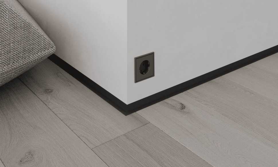 Микроплинтус MSAPL 02.2700.15 Анод черный