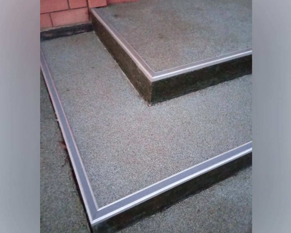 Порог одноуровневый ПС 08-1.2700.201лч Серебро