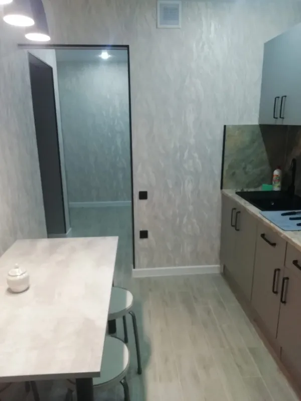 Угол наружный алюминиевый УО 18-27.2700.R173