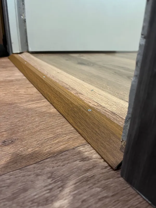 Порог разноуровневый ПР 02.2700.201л Серебро