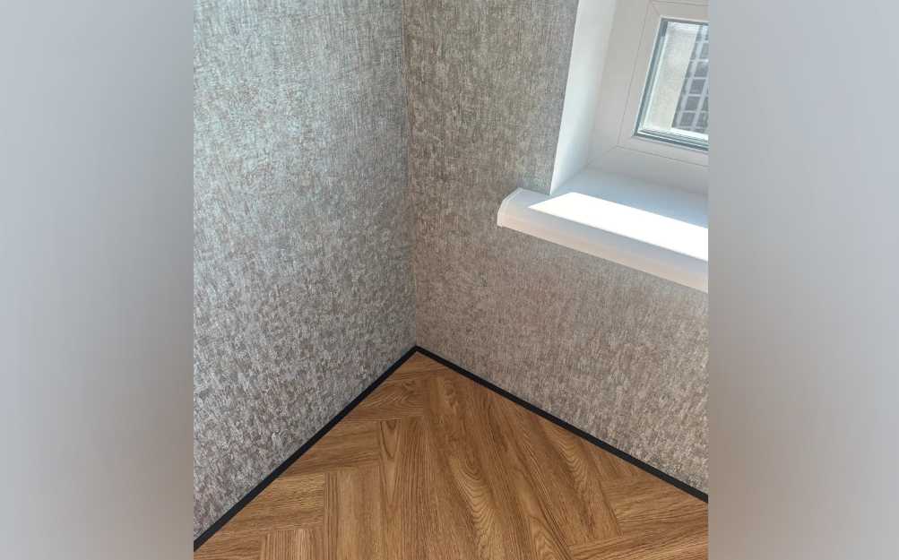 Антиплинтус Апл 01.2700.15. Черный