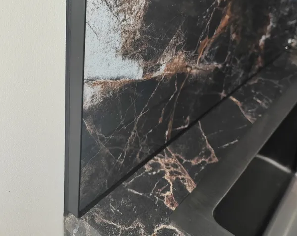 Профиль окантовочный Волшебная палочка MSPK 11-10.2700.15 12мм 2,7м Черный глянец