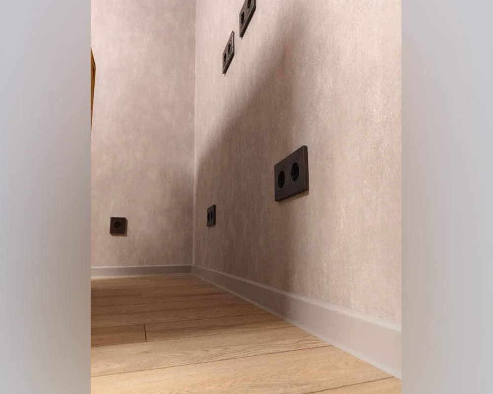 Плинтус ПВХ Salag Lima 72мм 2,5м. Маскара