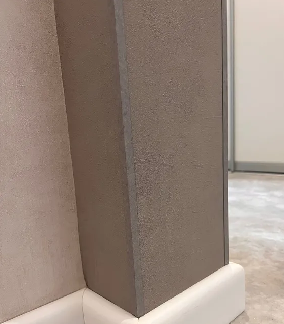 Угол наружный алюминиевый УО 18-27.2700.R173