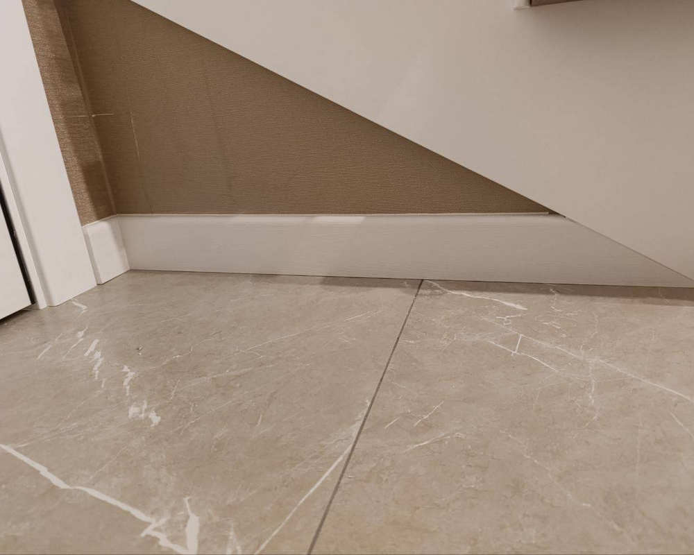 Плинтус МДФ Лука Пл 80МДФ.2700.Point line 24016