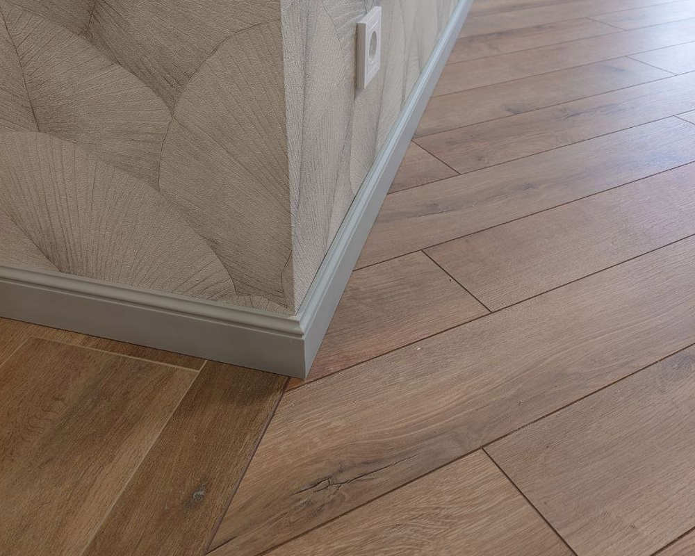 Плинтус из полистирола высокой плотности NMC Wallstyl FB2 Белый