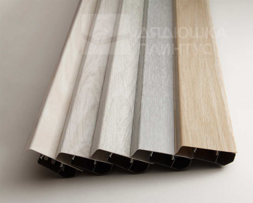 Плинтус ПВХ Волшебная палочка 70мм Home 2,2м 7009