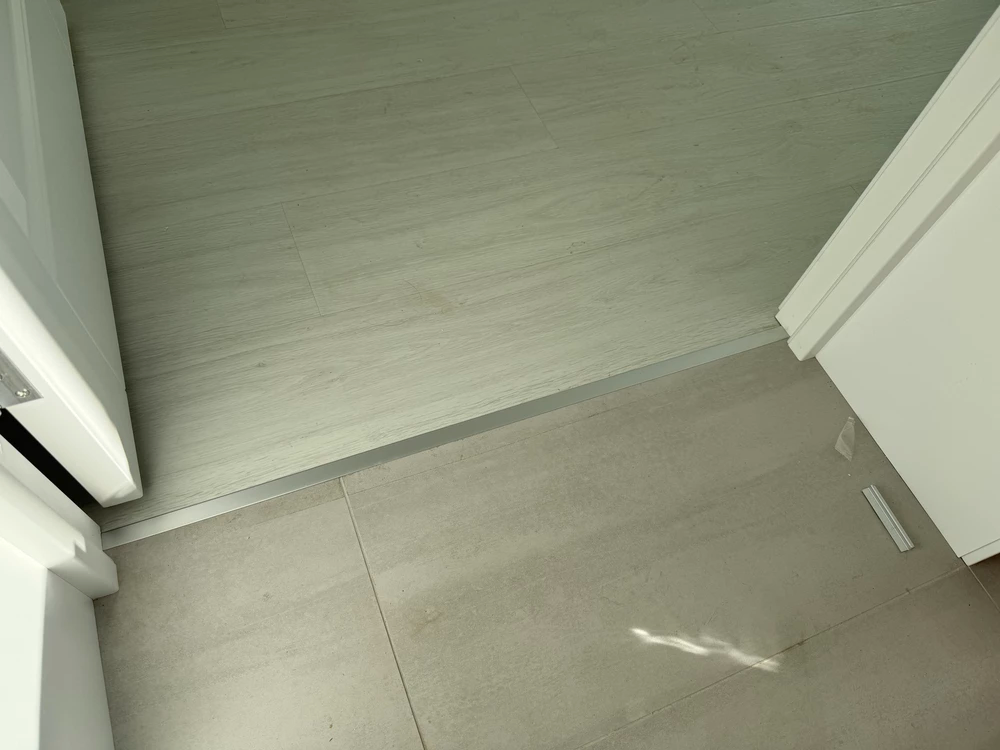 Алюминиевый  профиль ПТ-18 (659)  серебро/мат 2,7 м