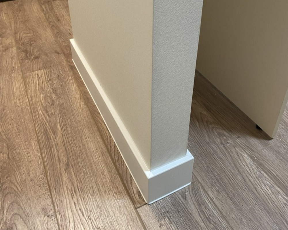 Плинтус ХДФ Dollken Cubu Flex Life XL 80 мм х 2,5 м 5012 Белый