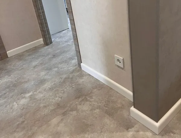 Угол декоративный Уп 04-27.2700.559 (15х15 мм)