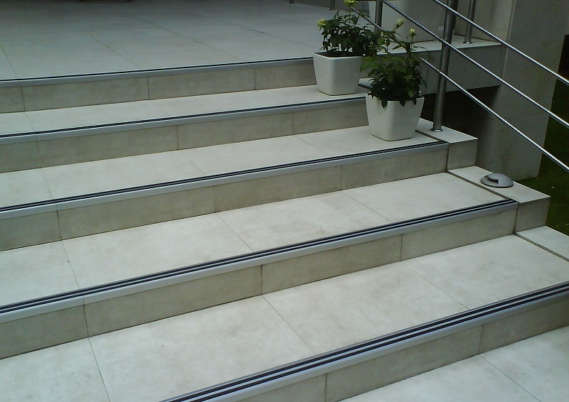 Порог угловой ПУ 07.900.03 Шоколад