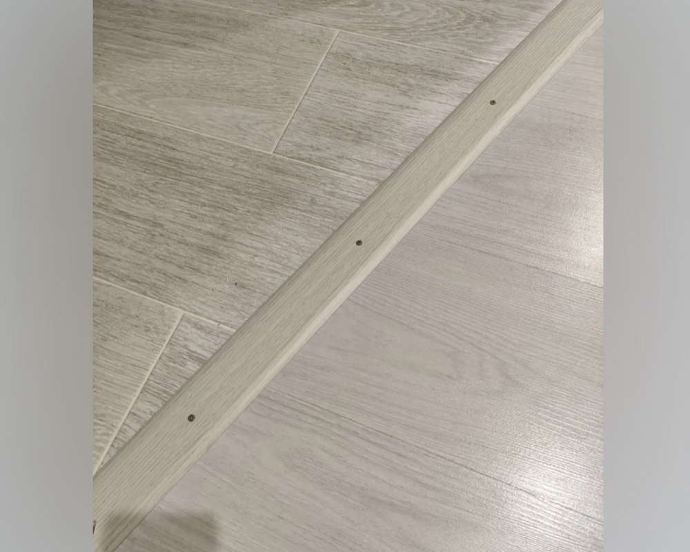 Порог одноуровневый ПС 07-1.2700.059 2,7 м Бетон скай