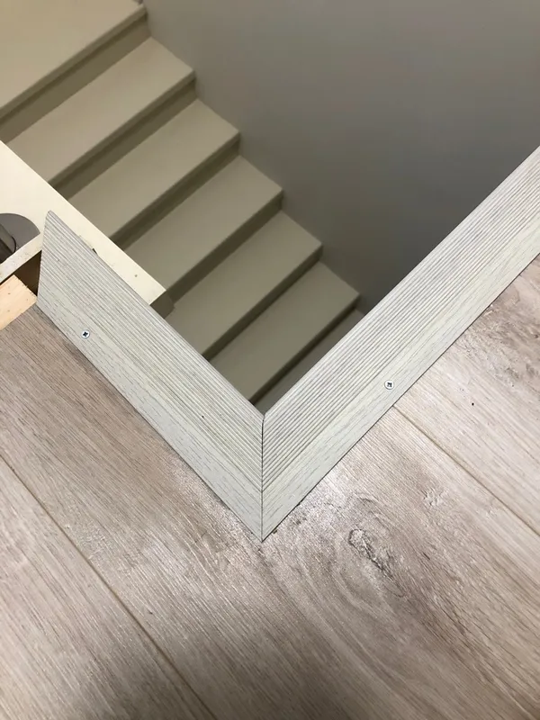 Порог угловой MSC 54*41.900.106 Ясень белый