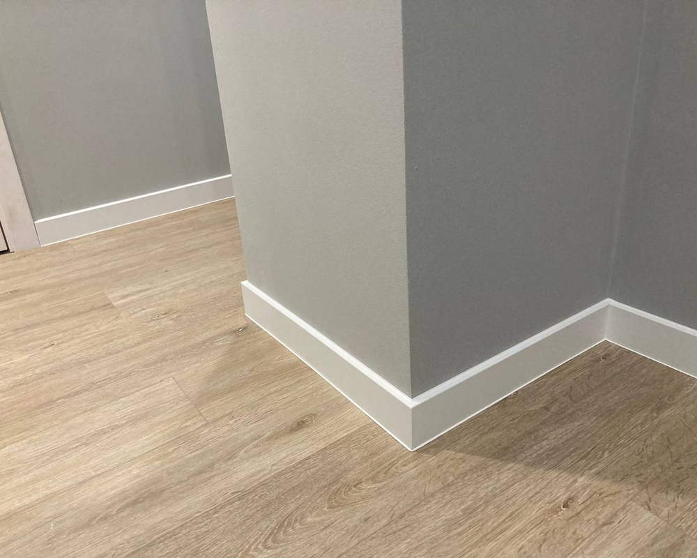 Плинтус ХДФ Dollken Cubu Flex Life 80мм х 2,5 м 1005 Белый RAL 9003