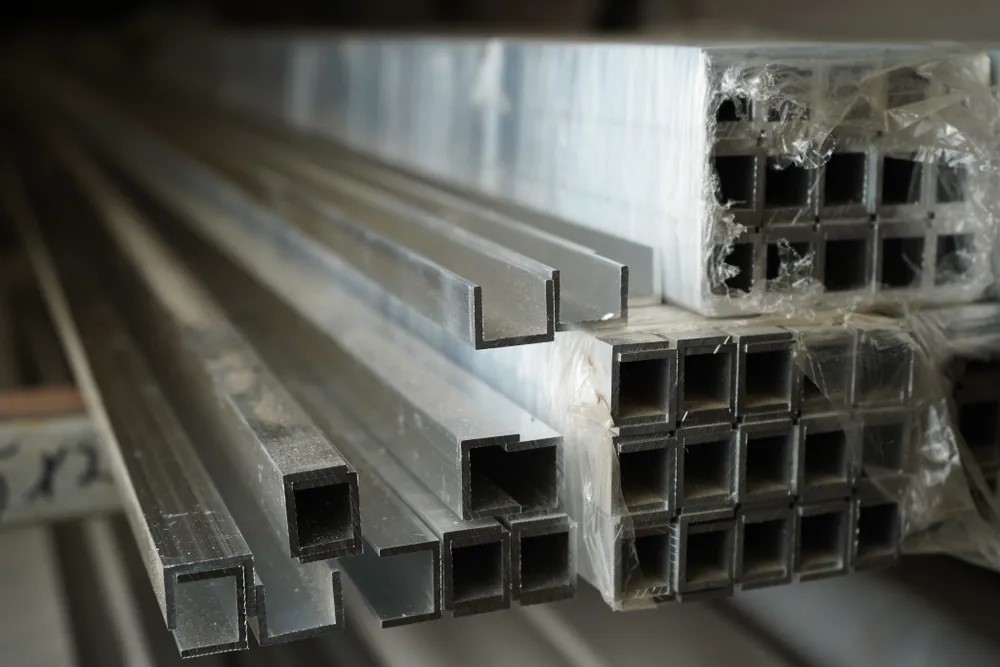 Швеллер 15*12*15 мм Шв 07.2000.502л Золото. Цена за 5 штук.