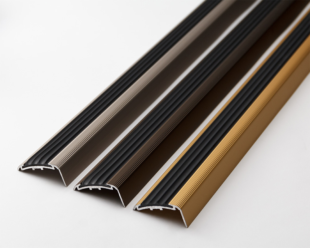 Порог угловой ПУ 71.1800.001 Алюминий