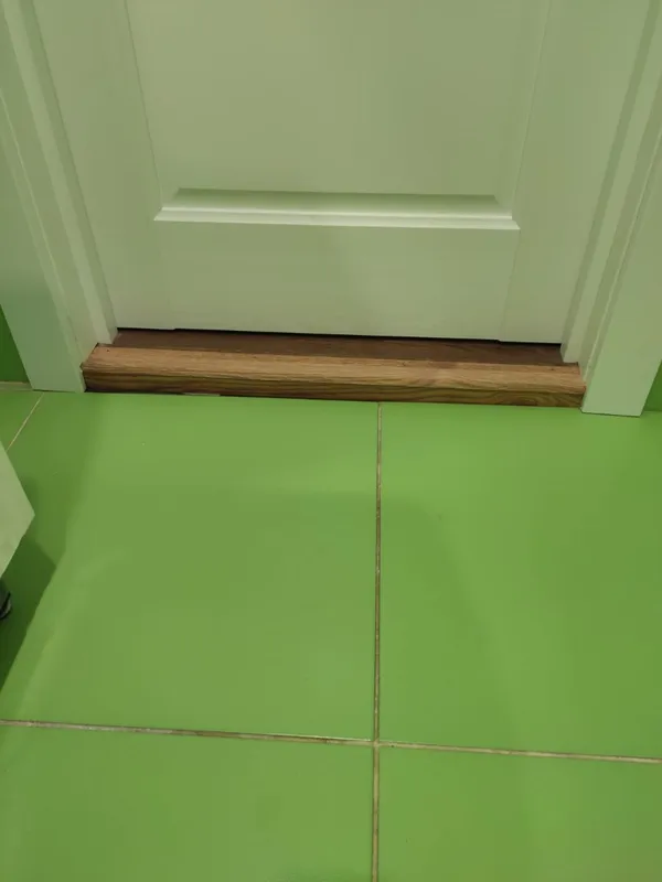 Порог угловой MSC 54*41.900.106 Ясень белый