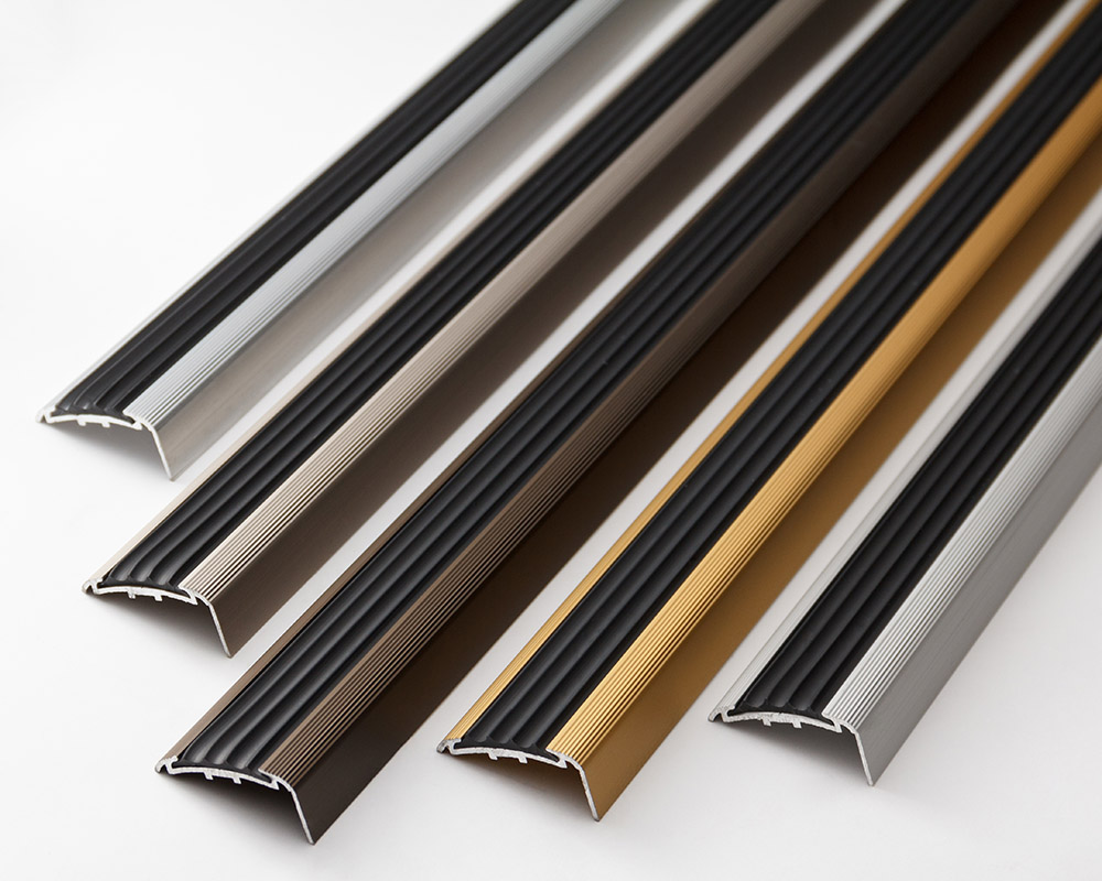 Порог угловой ПУ 71.2700.204л Бронза